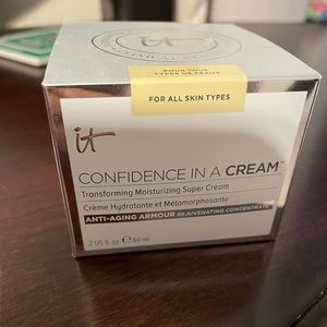 It cosmetics confidence in a cream